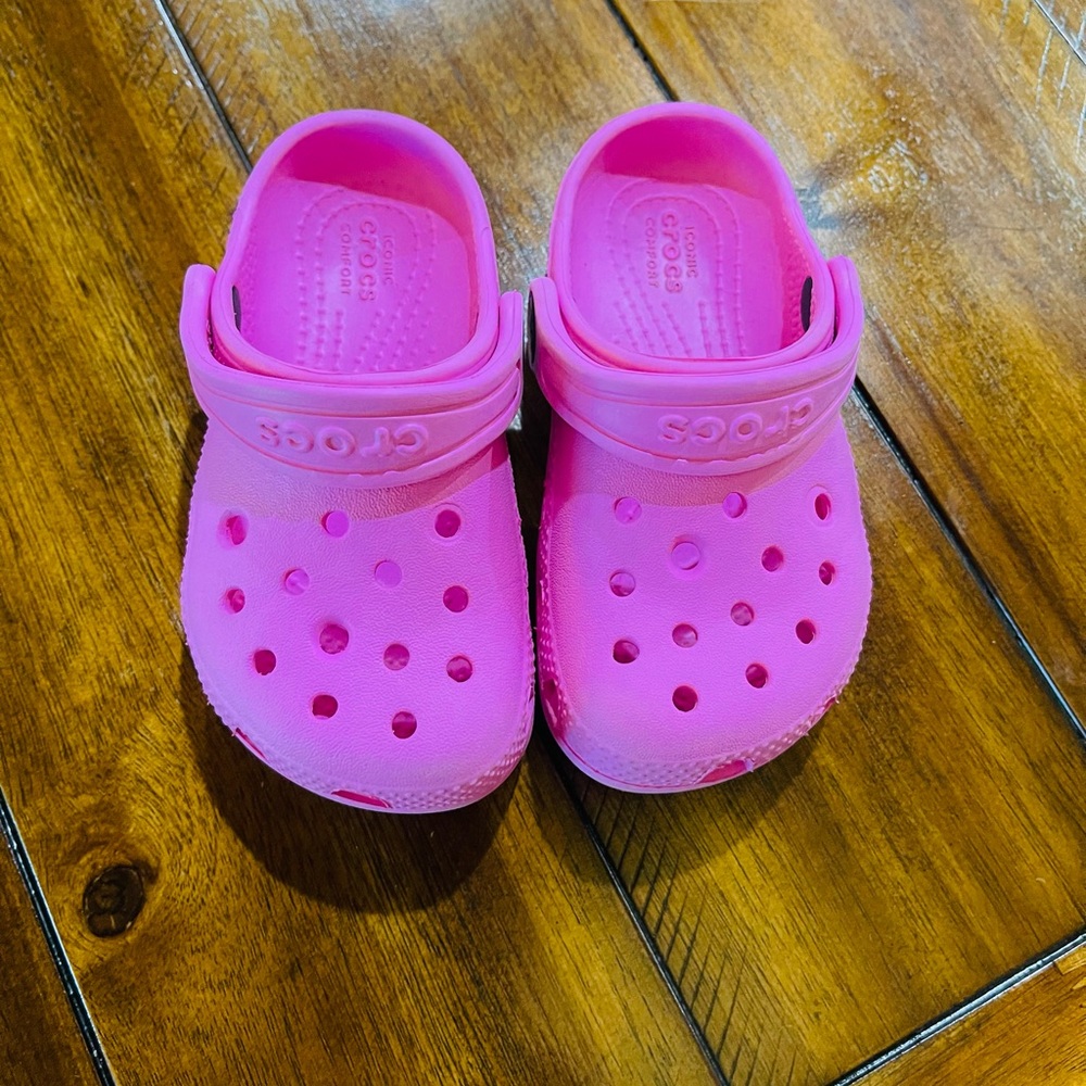 🛍️ Pink Crocs🎀